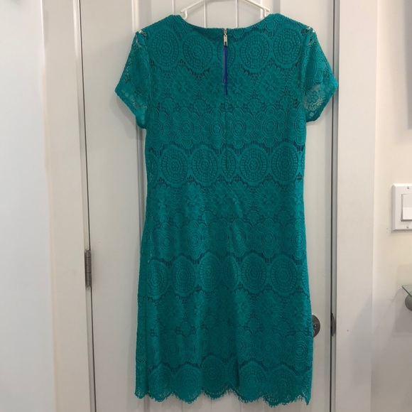 Lace dress - Picture 2 of 4